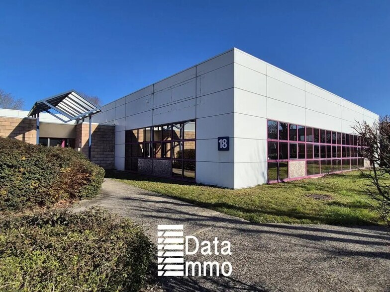 Industriel/Logistique dans Saint-Thibault-des-Vignes à louer - Photo de l’immeuble – Image 1 sur 5