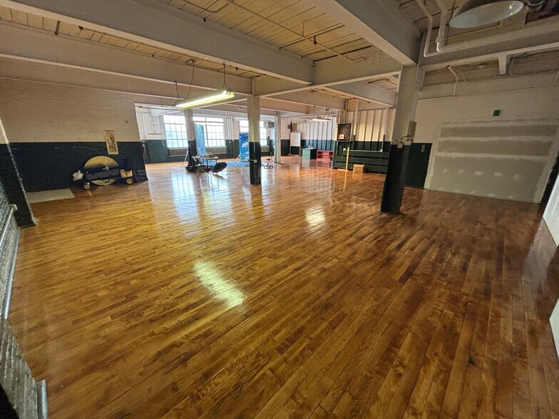 92 Race St, Holyoke, MA à louer - Photo de l’immeuble – Image 3 sur 9