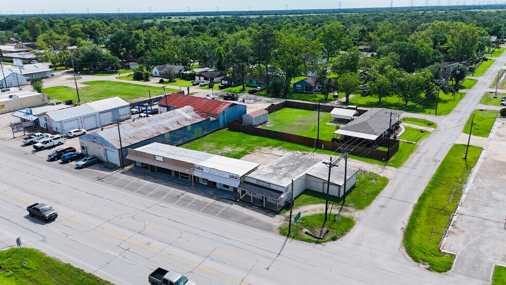 424 N Brooks St, Brazoria, TX à vendre - Aérien – Image 2 sur 18