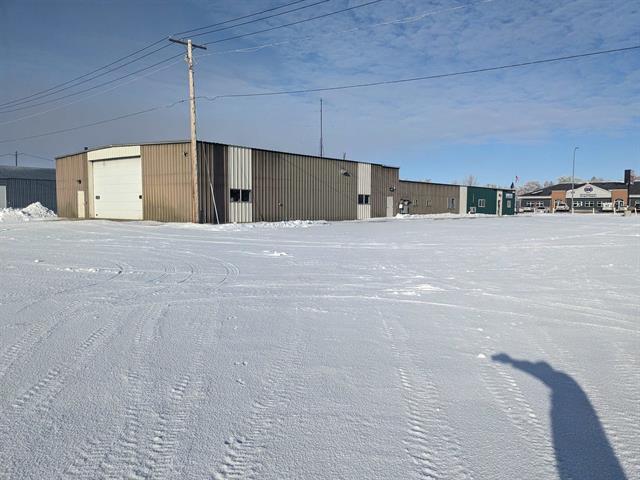 102 11th St E, Bottineau, ND à vendre - Photo de l’immeuble – Image 3 sur 32