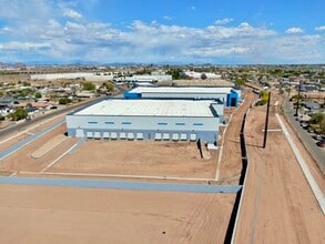 1900 Encinas ln, Phoenix, AZ à louer Photo de l’immeuble– Image 2 sur 4