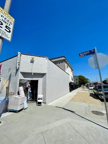 6032 S Vermont Ave, Los Angeles, CA à vendre - Photo de l’immeuble – Image 2 sur 23