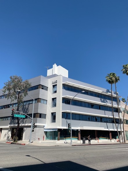 8665 Wilshire Blvd, Beverly Hills, CA à louer - Photo de l’immeuble – Image 1 sur 11