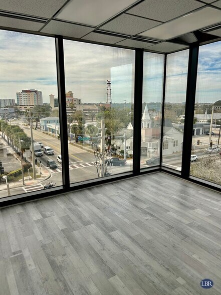 1901 S Harbor City Blvd, Melbourne, FL à louer - Photo de l’immeuble – Image 3 sur 11