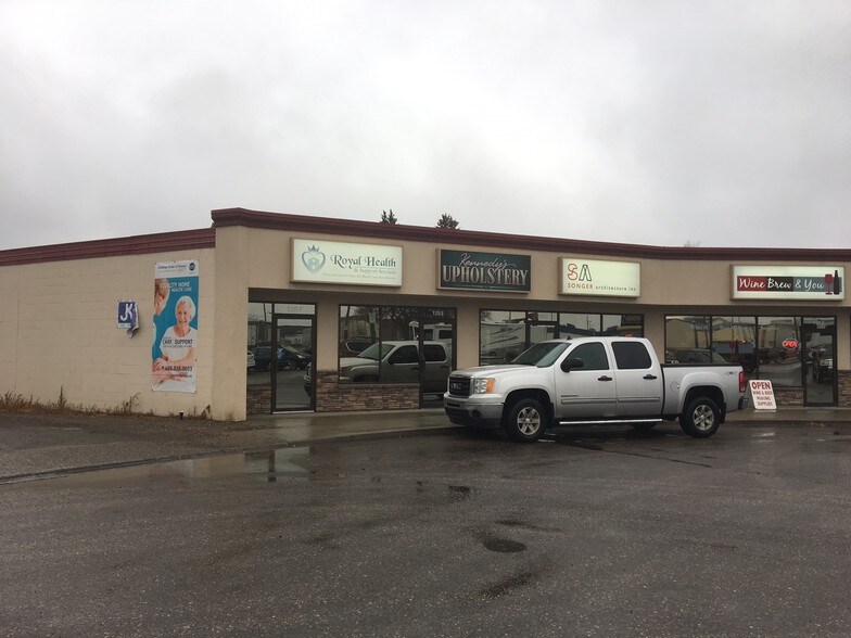 120 Mayor Magrath Dr N, Lethbridge, AB à louer - Photo de l’immeuble – Image 1 sur 4