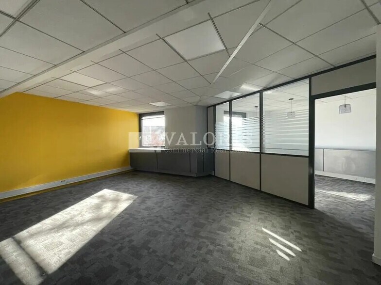 Bureau dans Lyon à louer - Photo de l’immeuble – Image 2 sur 7