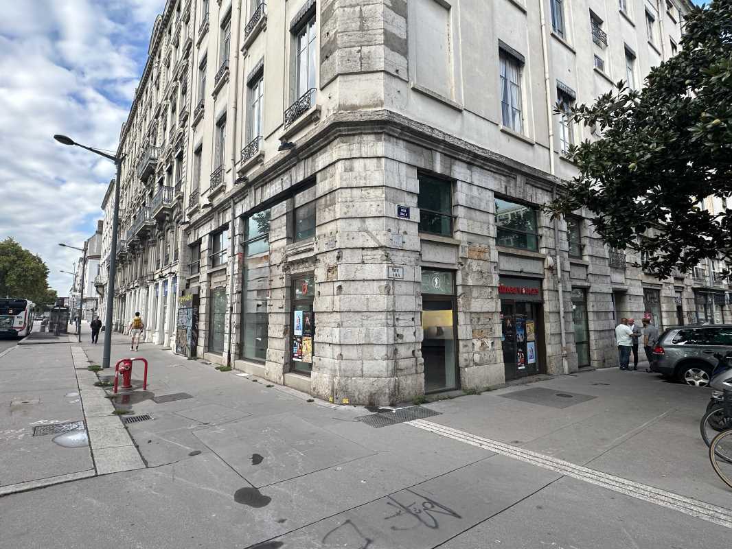 Local commercial dans Lyon à louer Photo de l’immeuble– Image 1 sur 10