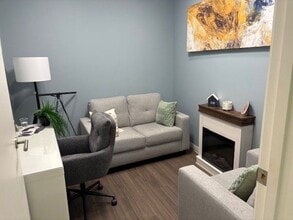 3815 Front St SE, Calgary, AB à louer Photo intérieure– Image 2 sur 4