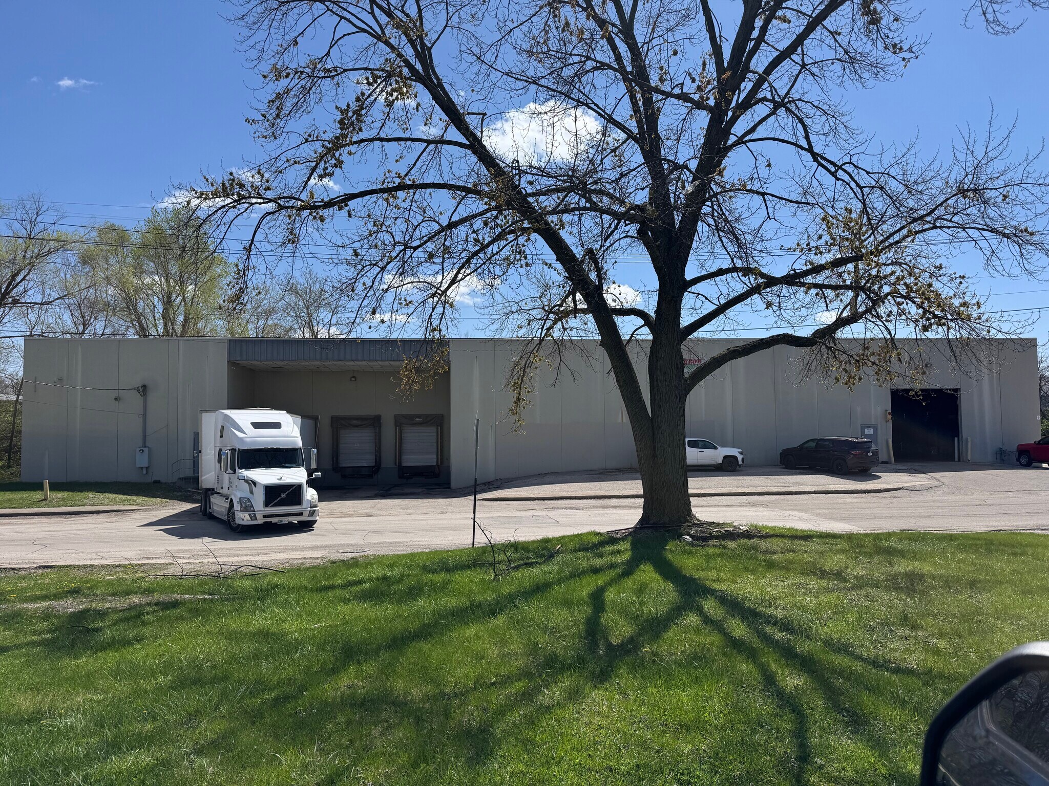 1030 E New York St, Indianapolis, IN à louer Photo de l’immeuble– Image 1 sur 12