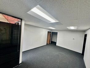 2223-2320 S Fairview St, Santa Ana, CA à louer Photo intérieure– Image 1 sur 9