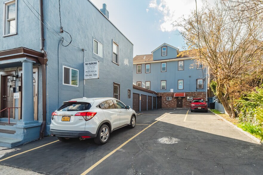 540-542 N High St, Mount, Mount Vernon, NY à vendre - Photo de l’immeuble – Image 1 sur 5