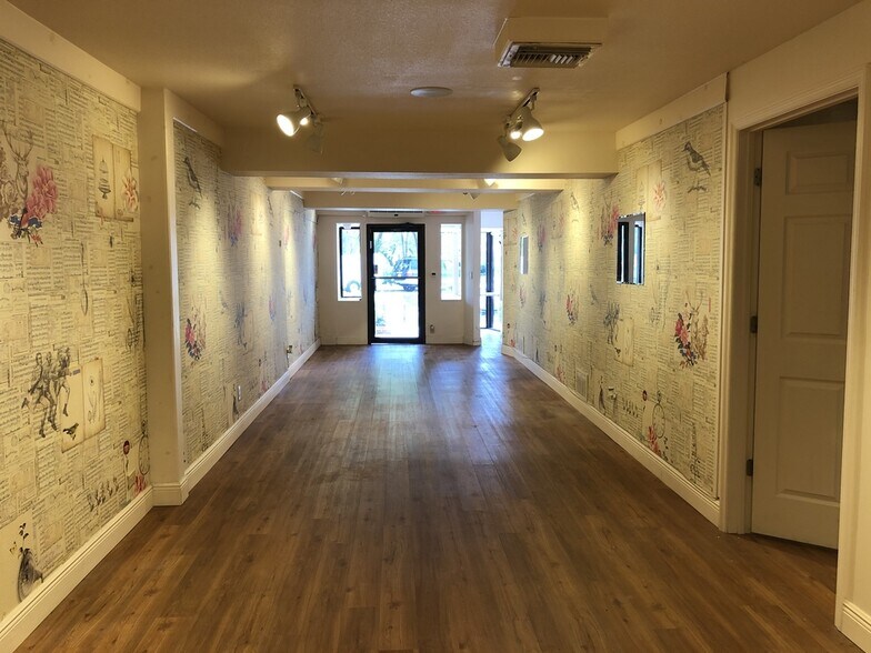 438 Saint Armands Cir, Sarasota, FL à louer - Photo intérieure – Image 2 sur 19