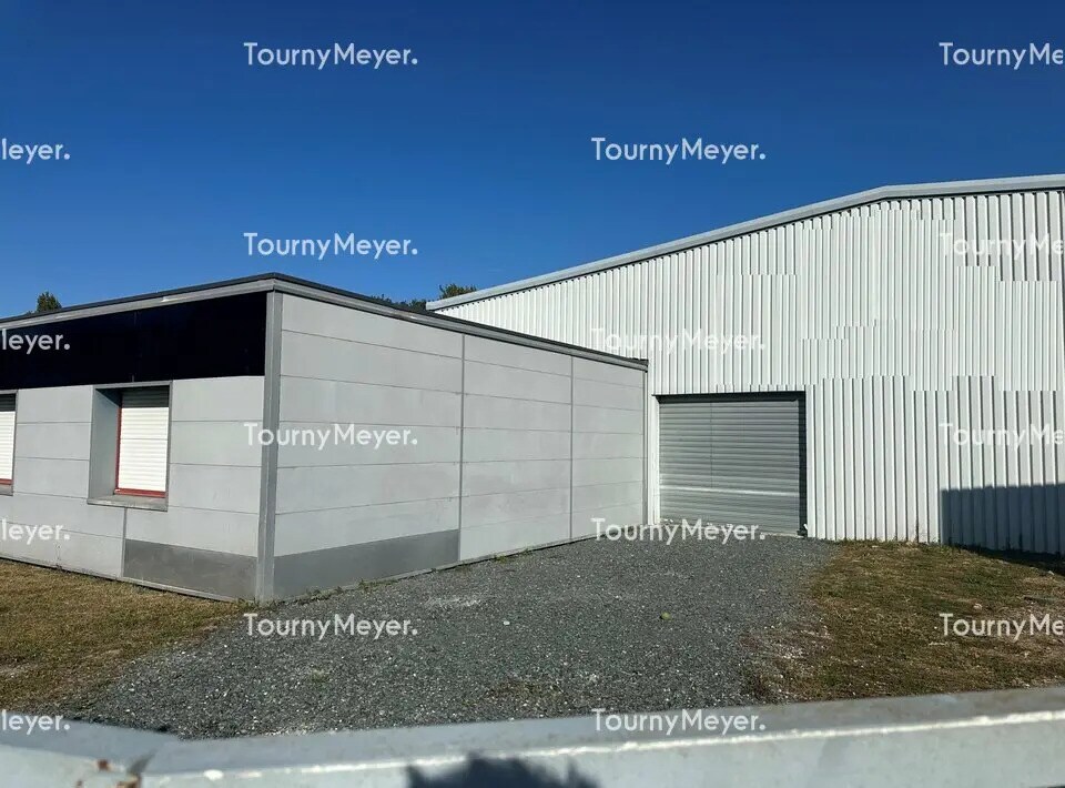 Local d’activités dans Couëron à louer Photo de l’immeuble– Image 1 sur 6