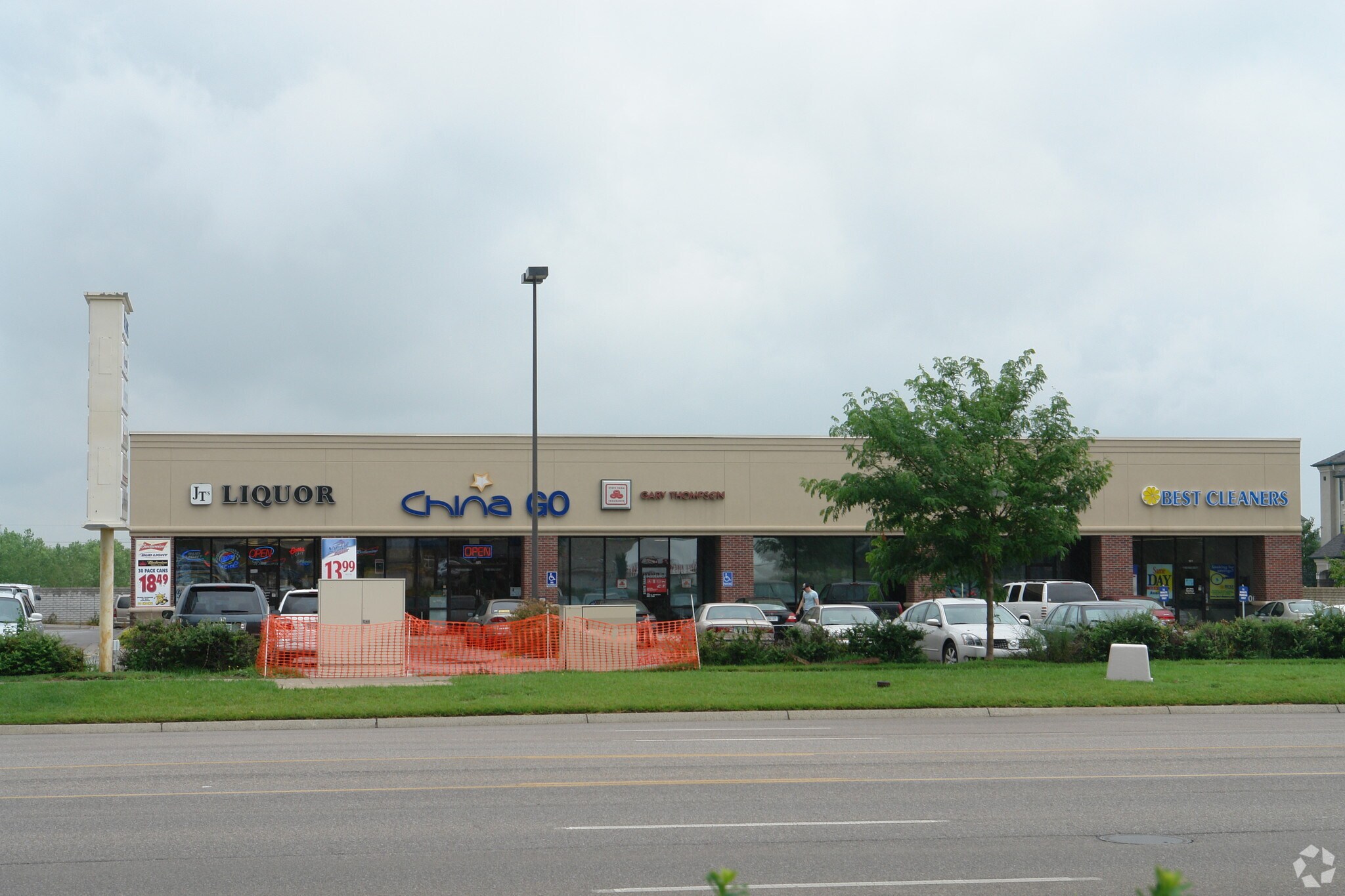 3700-3708 N Woodlawn Blvd, Wichita, KS à louer Photo principale– Image 1 sur 26