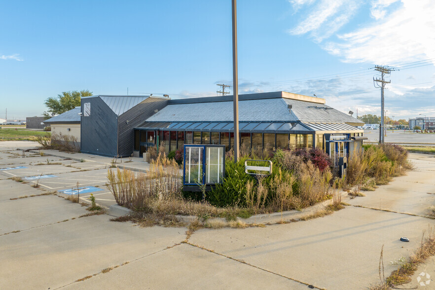 2901 S Grand Ave E, Springfield, IL à louer - Photo de l’immeuble – Image 2 sur 12