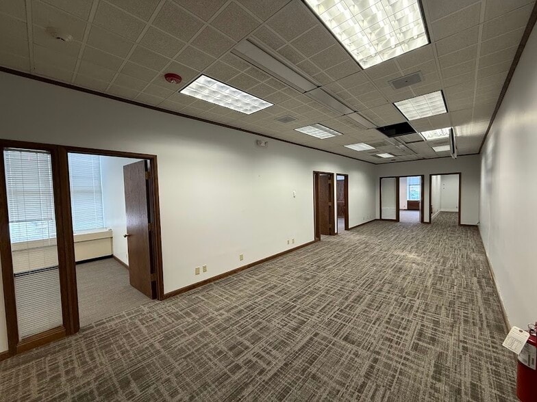 100 N Salina St, Syracuse, NY à louer - Photo intérieure – Image 3 sur 7