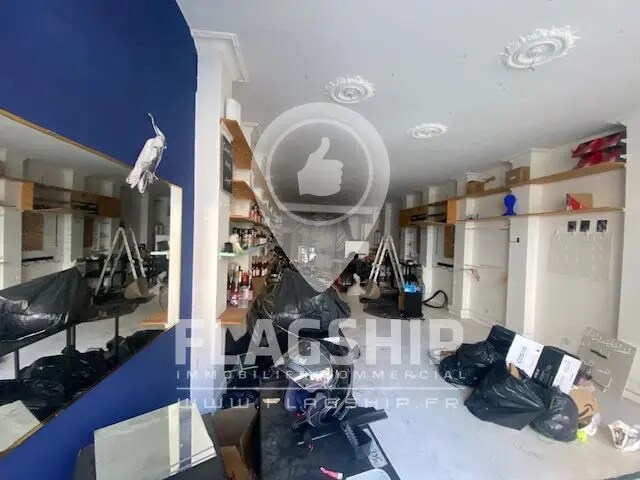 Local commercial dans Paris à louer - Photo de l’immeuble – Image 2 sur 9