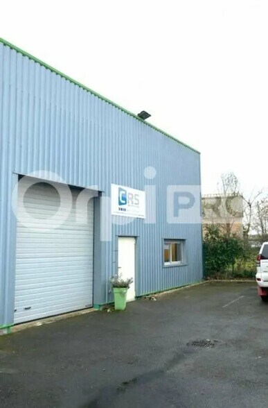 Local d’activités dans Saint-Jean-de-Braye à louer - Photo de l’immeuble – Image 1 sur 7