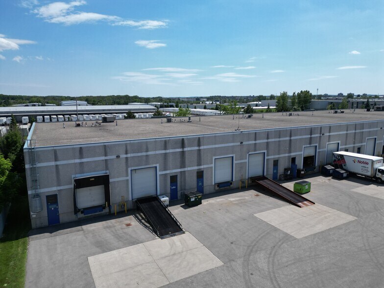 490 Sheldon Dr, Cambridge, ON à louer - Photo de l’immeuble – Image 3 sur 15