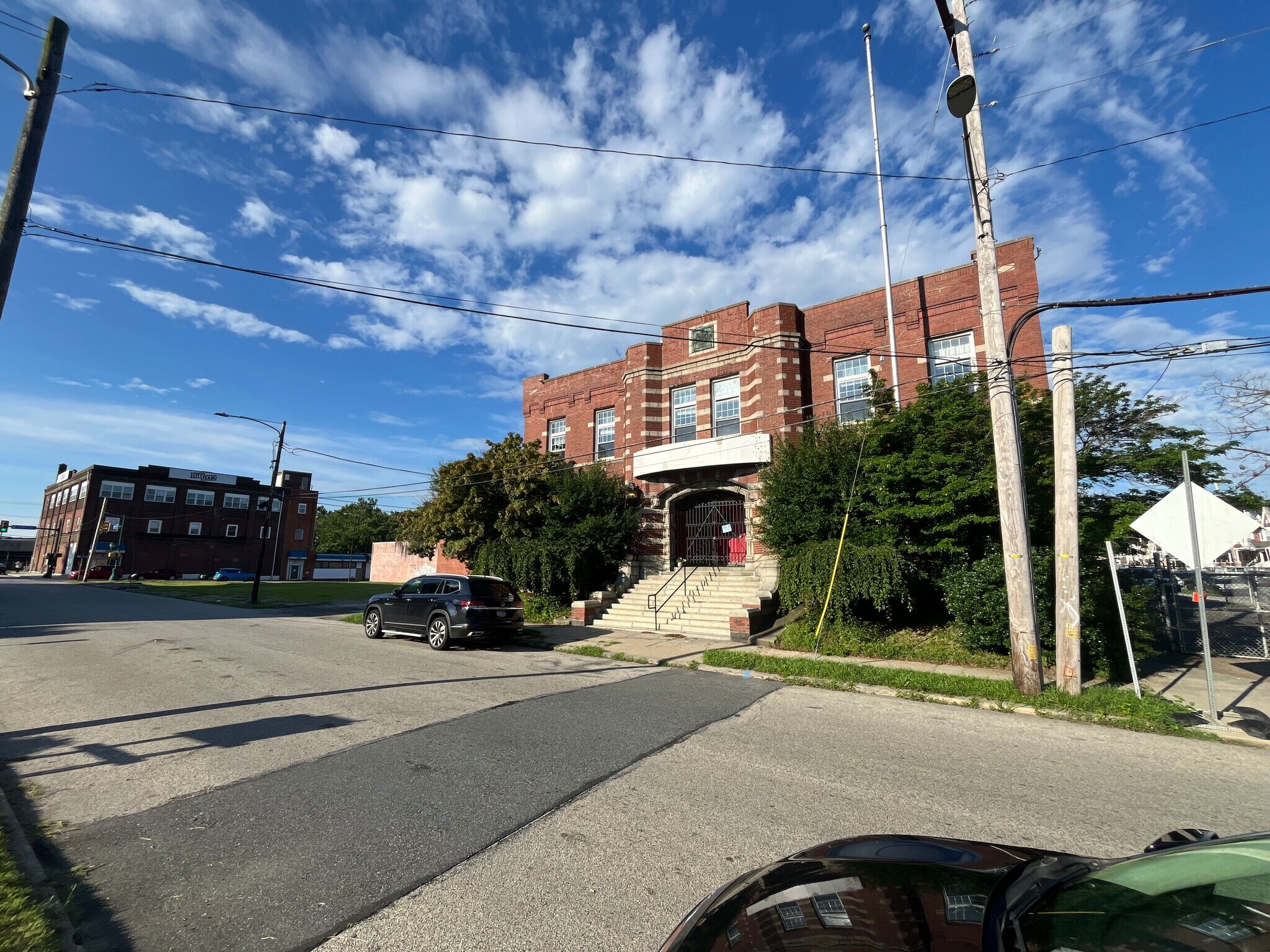 15 W 8th St, 710 Sproul St & 8 W 7th St portefeuille de 2 biens à vendre sur LoopNet.fr Photo principale– Image 1 sur 16