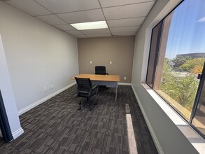 7670 Opportunity Rd, San Diego, CA à louer Photo intérieure– Image 2 sur 4