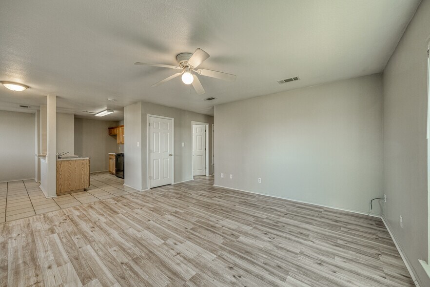761 Olive Branch Rd, Brock, TX à vendre - Photo de l’immeuble – Image 3 sur 32