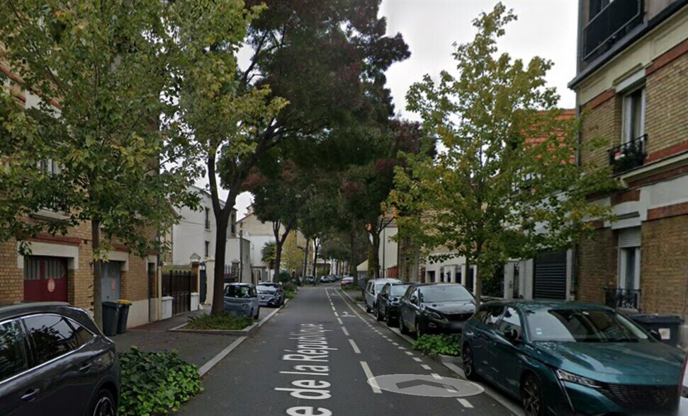 Local commercial dans Suresnes à louer - Photo de l’immeuble – Image 1 sur 4