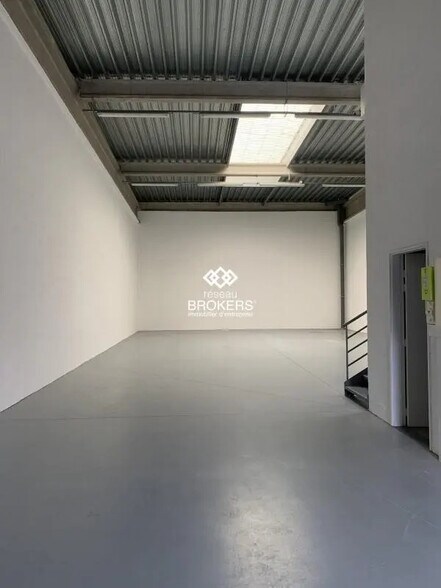 Industriel/Logistique dans Chambly à louer - Photo de l’immeuble – Image 2 sur 6