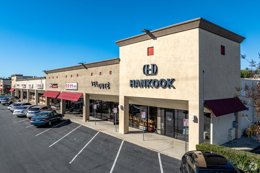 1251-1401 S Beach Blvd, La Habra, CA à louer - Photo principale – Image 1 sur 12