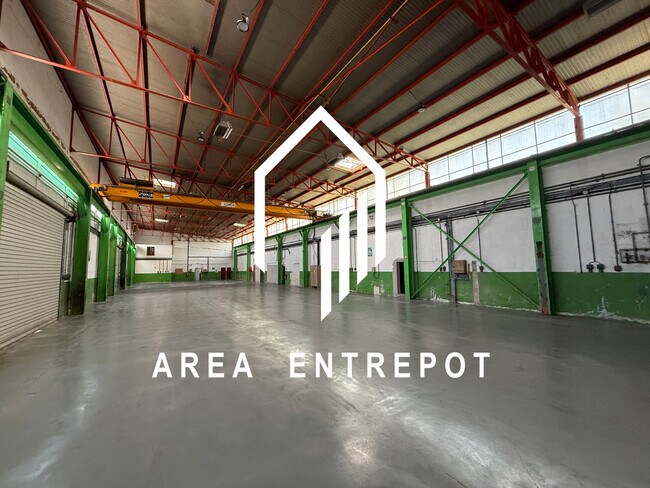 Plus de détails pour Avenue Denis Papin, Rognac - Local d'activités à louer