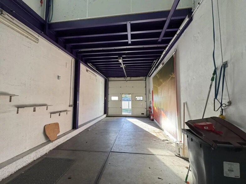 Local d'activités dans Sartrouville à vendre - Photo de l’immeuble – Image 3 sur 7