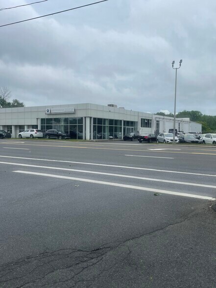 600 Merrill Rd, Pittsfield, MA à vendre - Photo de l’immeuble – Image 2 sur 16
