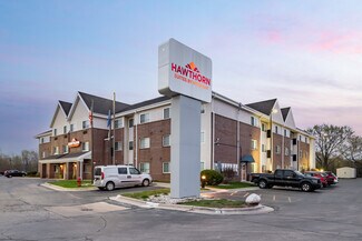 Plus de détails pour 1001 W College, Oak Creek, WI - Hôtellerie à vendre