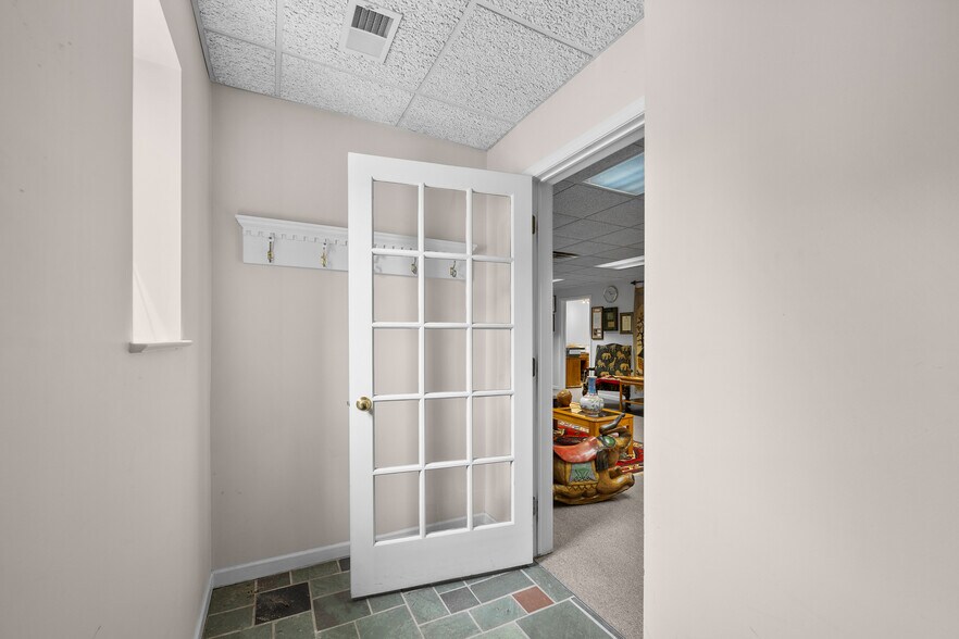 23001-23003 Greater Mack Ave, Saint Clair Shores, MI à louer - Photo de l’immeuble – Image 2 sur 20