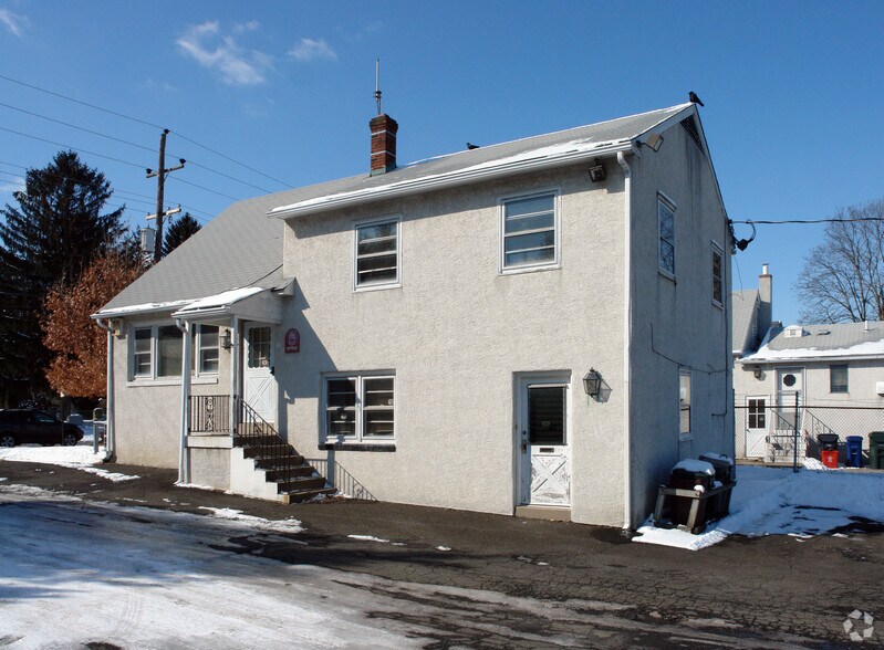 2427 Susquehanna Rd, Abington, PA à vendre - Photo de l’immeuble – Image 2 sur 3