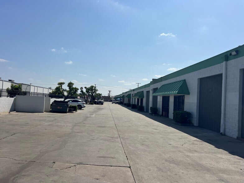 11015 Rush St, South El Monte, CA à louer - Photo de l’immeuble – Image 3 sur 6