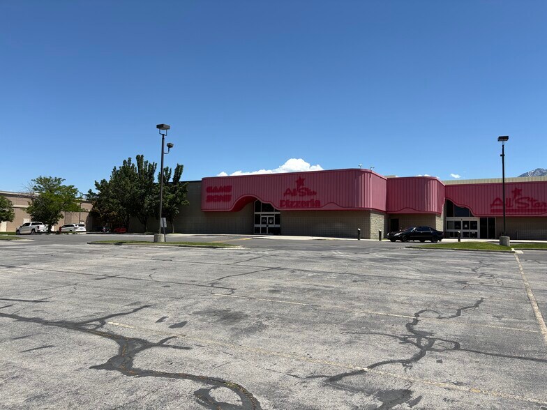 10535 S State St, Sandy, UT à louer - Photo de l’immeuble – Image 2 sur 13