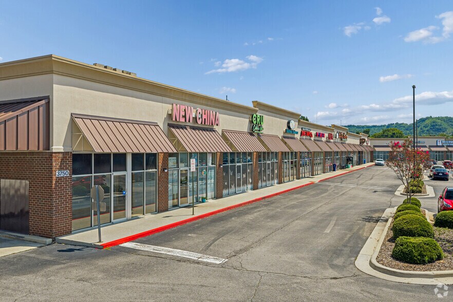 3740-3760 Highway 53, Huntsville, AL à louer - Photo de l’immeuble – Image 1 sur 11