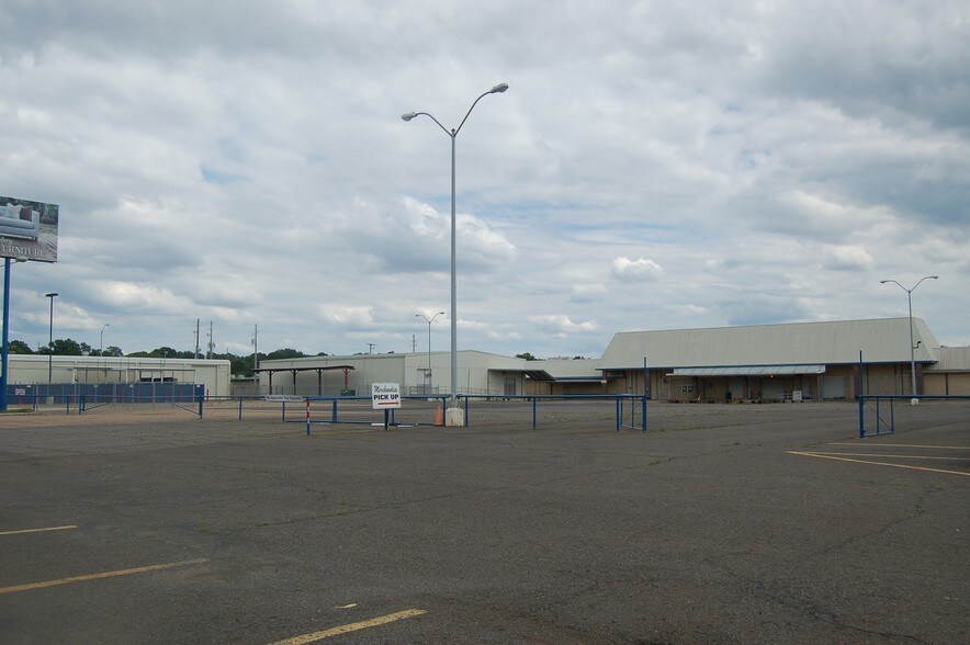 505 W 70th St, Shreveport, LA à louer - Photo de l’immeuble – Image 2 sur 2