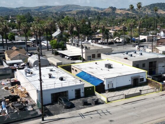 1044 W 1st St, Pomona, CA à louer - Photo de l’immeuble – Image 2 sur 3
