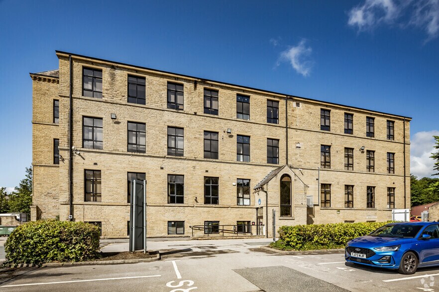 Woodvale Rd, Brighouse à louer - Photo de l’immeuble – Image 2 sur 16