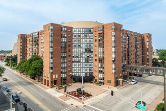Plus de détails pour 170-200 N Arlington Heights Rd, Arlington Heights, IL - Bureau/Local commercial à louer