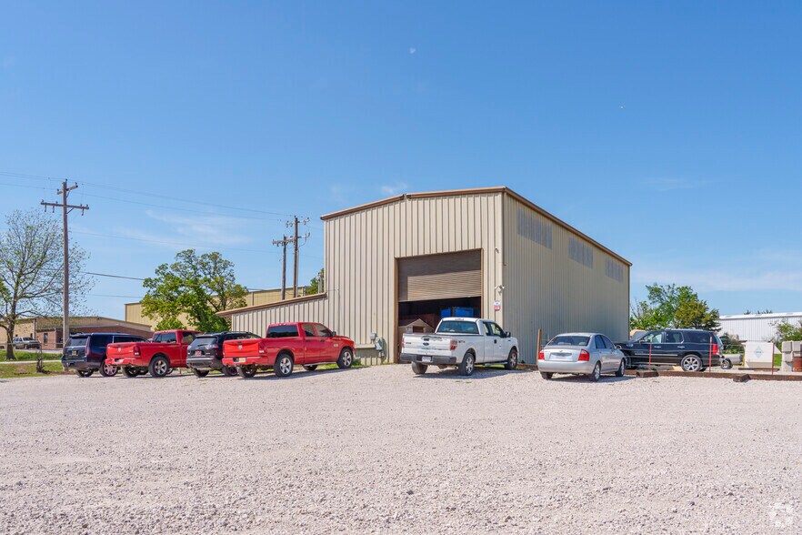 8519 S Regency Dr, Tulsa, OK à vendre - Photo principale – Image 1 sur 5