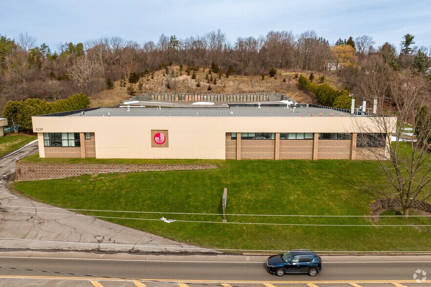 3229 E Genesee St, Syracuse, NY à vendre - Photo de l’immeuble – Image 3 sur 16