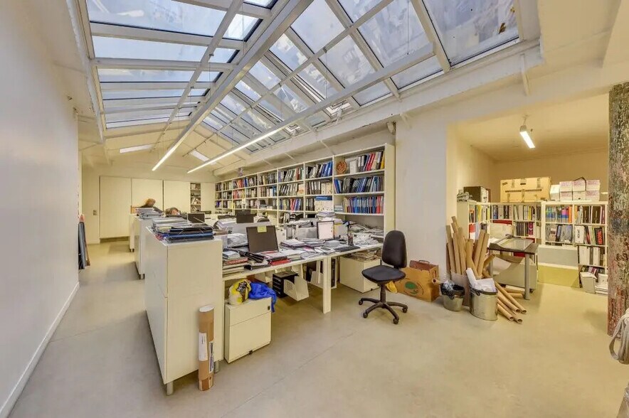 20-22 Rue Richer, Paris à louer - Photo de l’immeuble – Image 3 sur 13