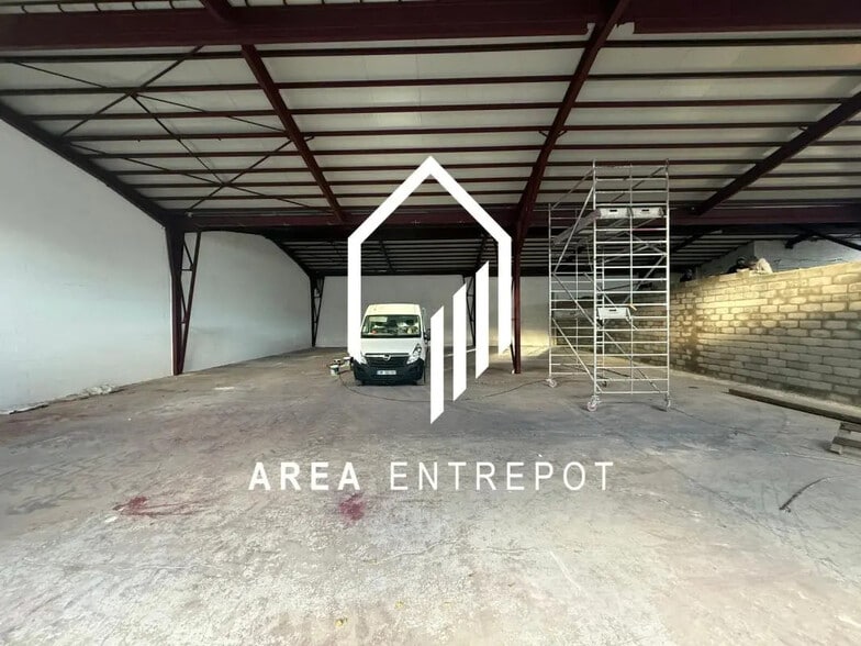 Local d’activités dans Aubagne à louer - Photo intérieure – Image 1 sur 9