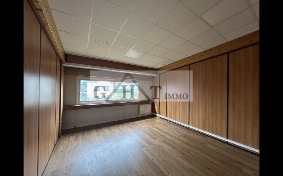 Bureau dans Linas à louer - Photo de l’immeuble – Image 1 sur 7