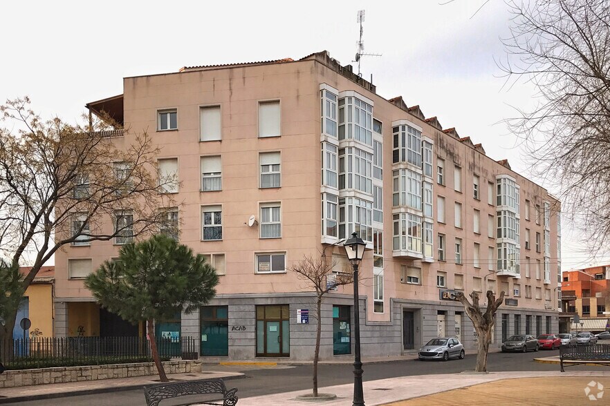 Avenida de la Estación, 8, Torrijos, Toledo à louer - Photo de l’immeuble – Image 1 sur 2