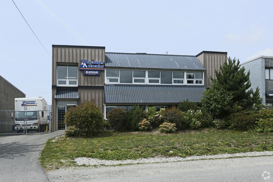 6869 Merritt Ave, Burnaby, BC à louer - Photo de l’immeuble – Image 3 sur 7