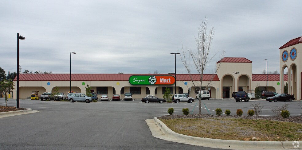 4927 W Market St, Greensboro, NC à vendre - Photo de l’immeuble – Image 3 sur 6